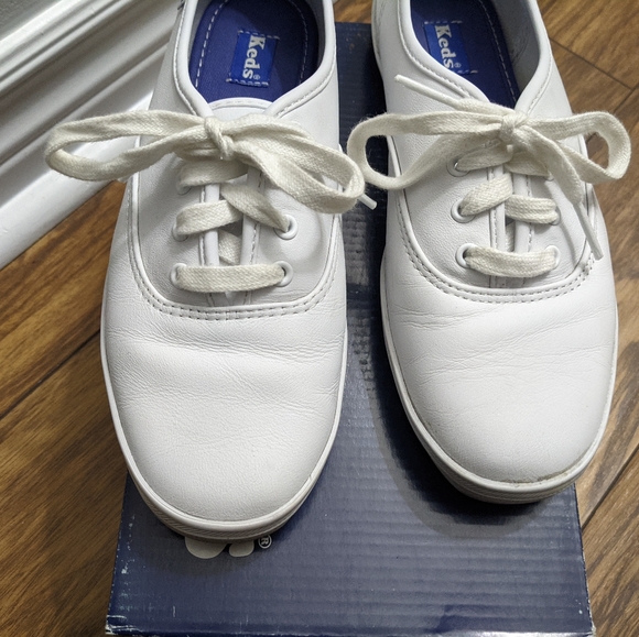 Leather white keds size 6 - Picture 3 of 4